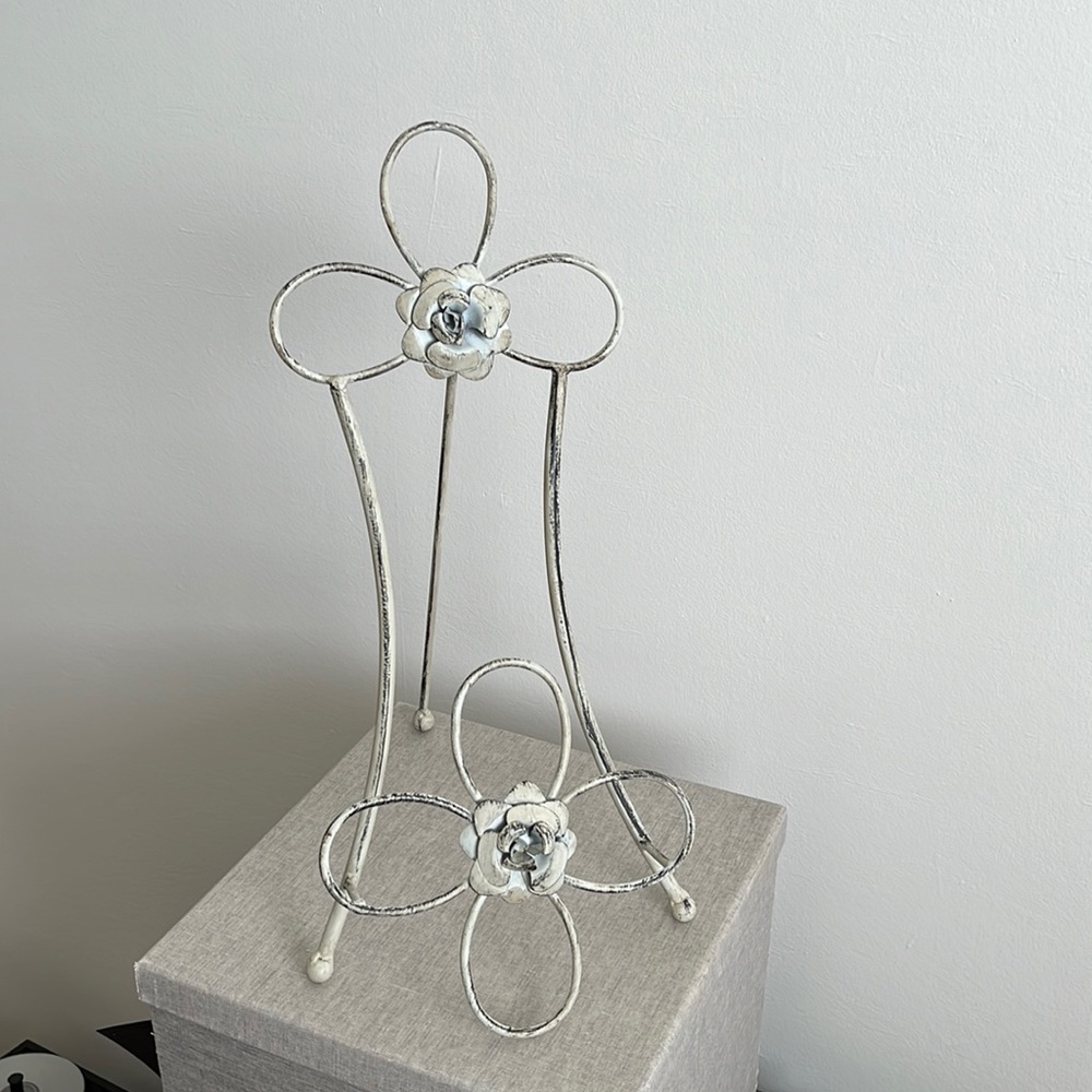 Metal table easel